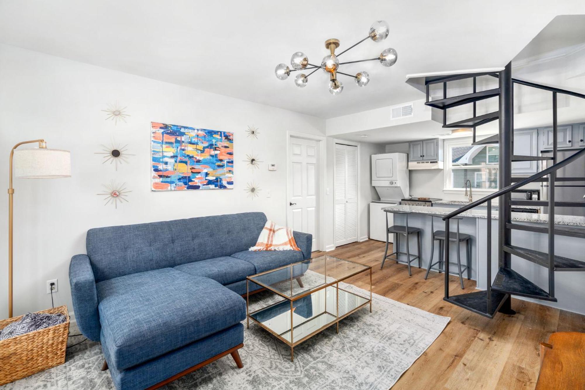 Remodeled And New - Walk To Downtown Auburn Lejlighed Eksteriør billede